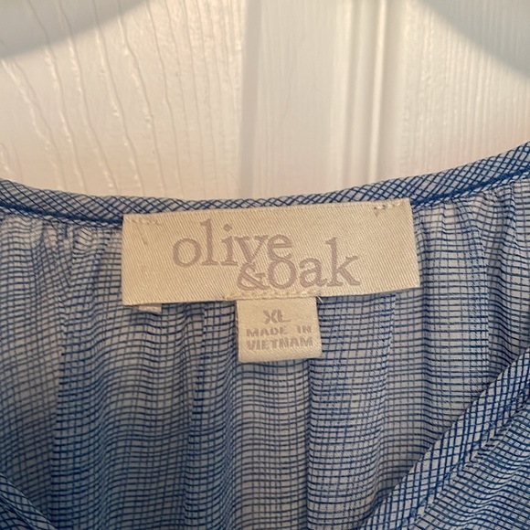 Olive & oak xl blue/white tunic. 3/4 sleeves. Sheer. Check. Longer in front. - Picture 3 of 5